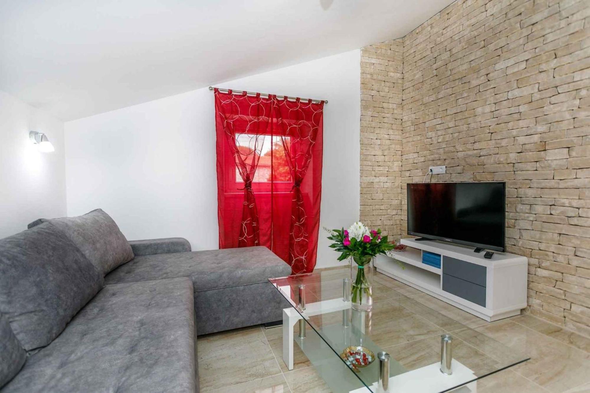 Apartment In Malinska/Insel Krk 38057 Buitenkant foto